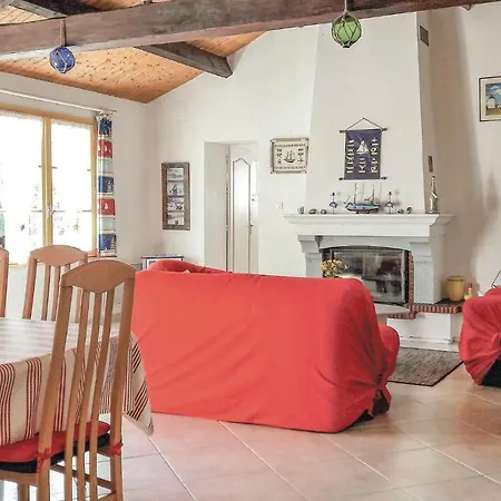 Holiday Rue De La Maison Rouge Vakantiehuis *